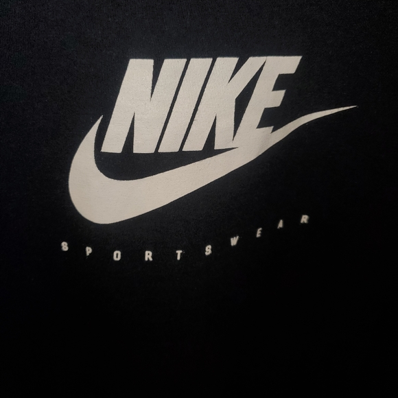 Nike Tee - Picture 4 of 5